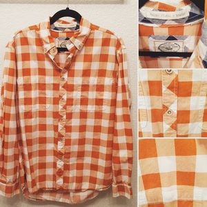 Men’s medium Vintage 1946 shirt.